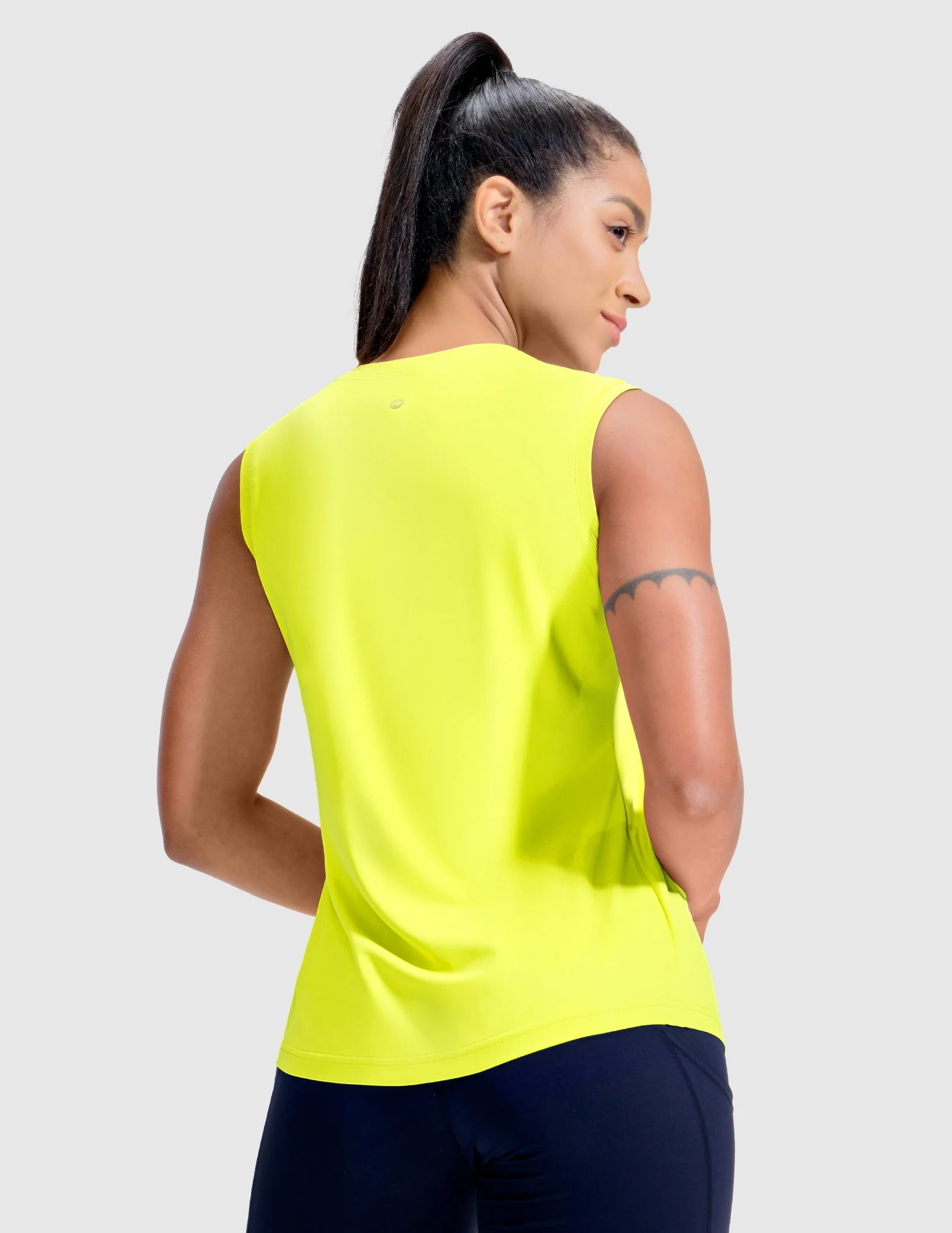 Women's BreezeRun Sleeveless Tee Shirt - Image 38